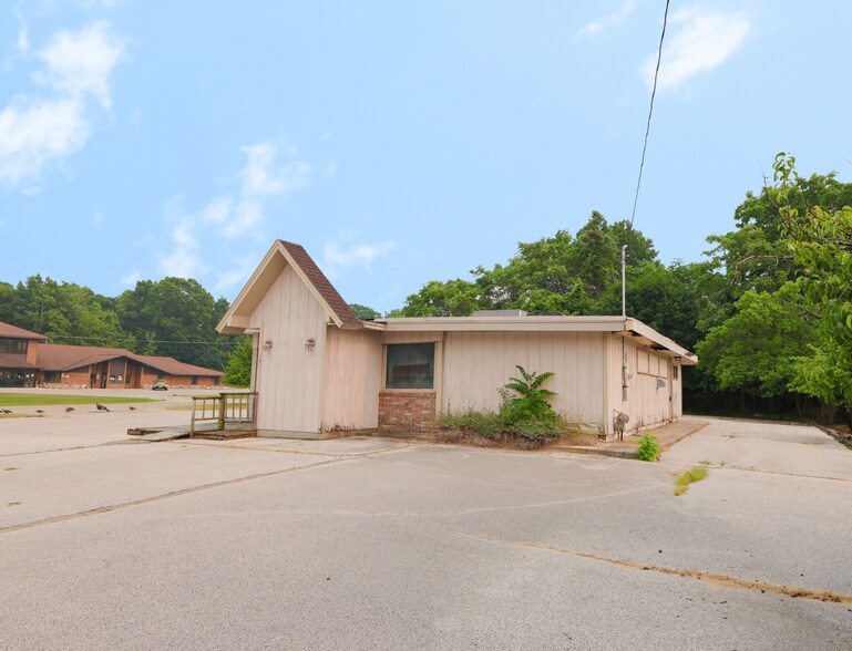 More Photos Of 819 E Colby St, Whitehall Freestanding For Sale