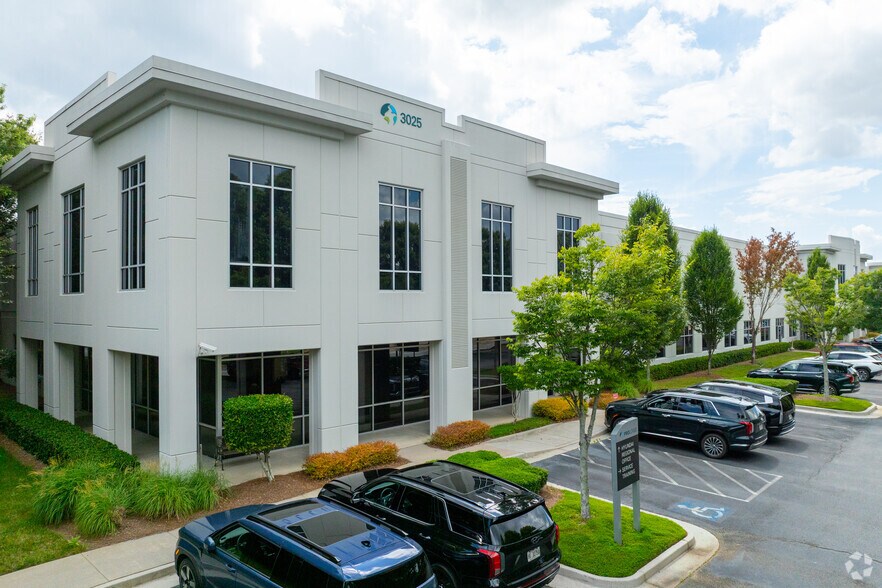 More Photos Of 3025 Chastain Meadows Pkwy, Marietta Warehouse For Lease