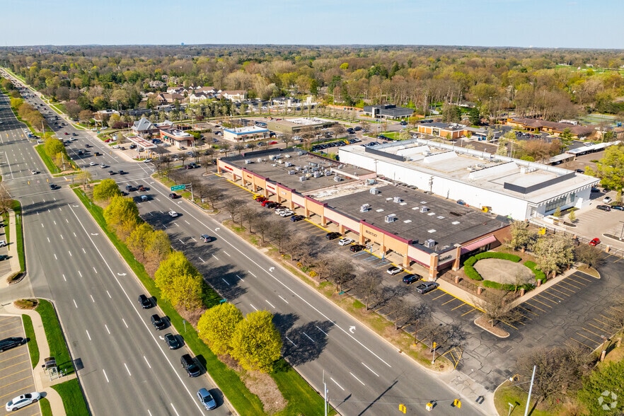 More Photos Of 6525-6575 Telegraph Road, Bloomfield Township Unknown For Lease