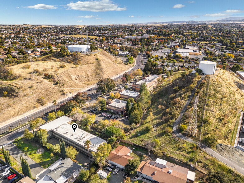 More Photos Of 3126 Lone Tree Way, Antioch Apartments For Sale