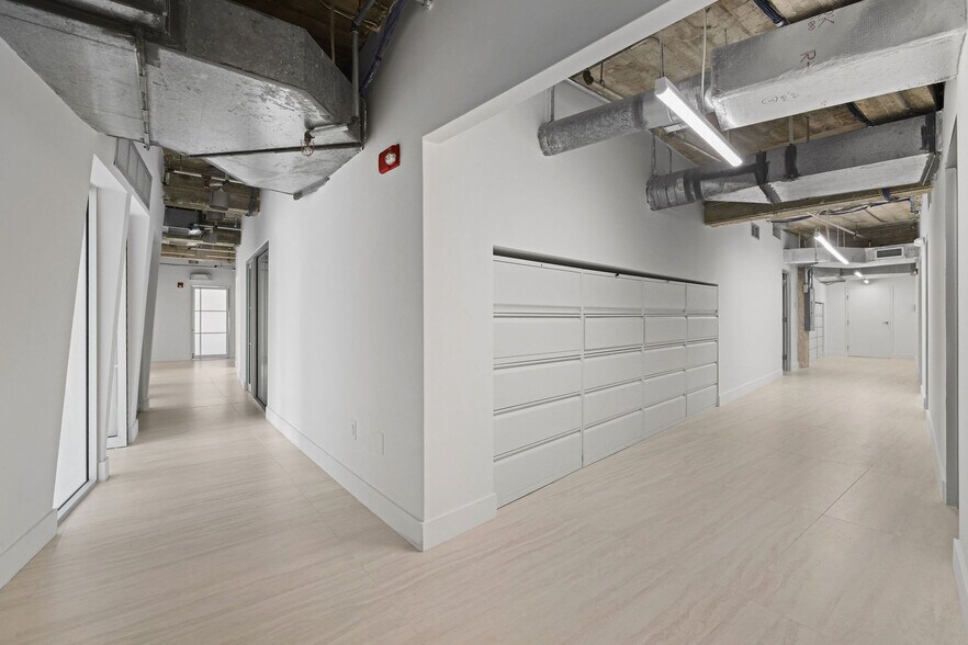 More Photos Of 605 Lincoln Rd, Miami Beach Office Residential For Sale