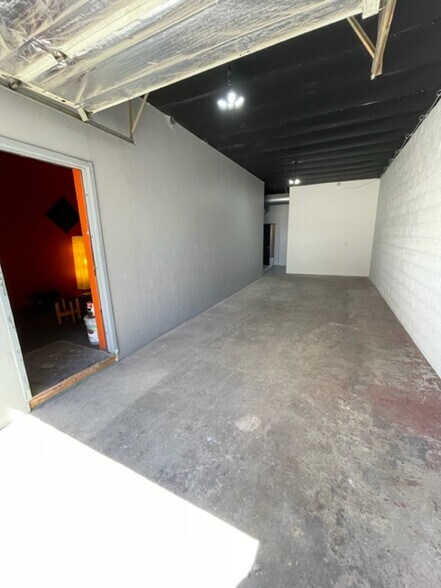 More Photos Of 14758 Keswick St, Van Nuys Light Manufacturing For Lease