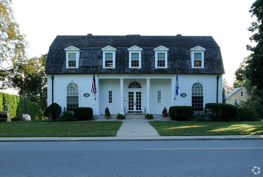 More Photos Of 31 N Main St, Essex Medical For Lease