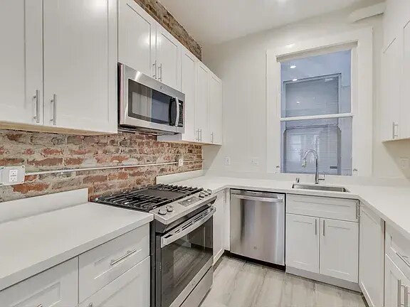 Primary Photo Of 124-132 Waverly Pl, San Francisco Apartments For Sale