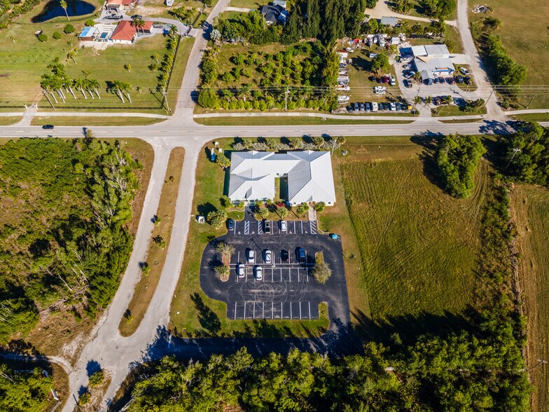 More Photos Of 8359 Stringfellow Rd, Saint James City Medical For Lease