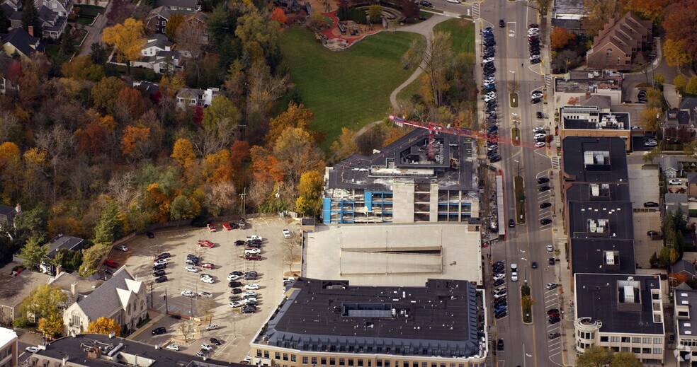 More Photos Of 387 N Old Woodward Ave, Birmingham Apartments For Lease