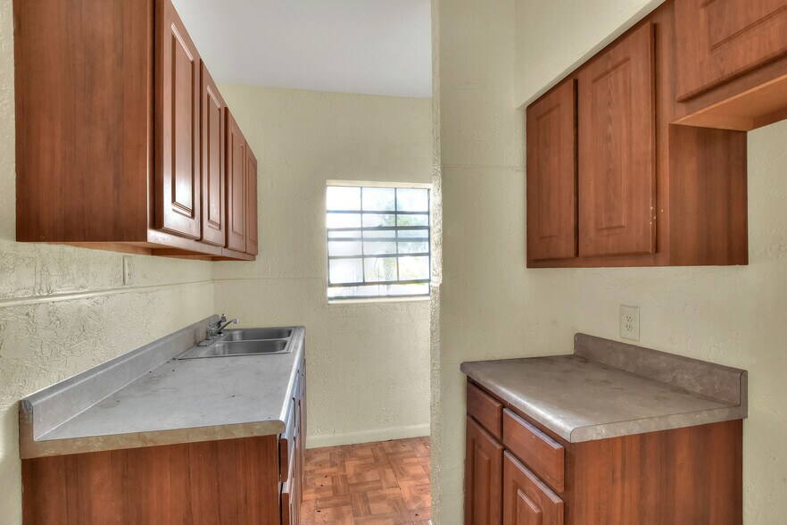 More Photos Of 206 Pilaklakaha Ave, Auburndale Apartments For Sale