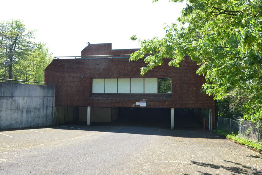 More Photos Of 11830 SW Kerr Pky, Lake Oswego Office For Lease