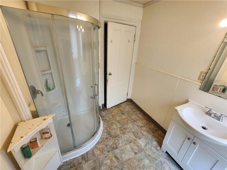 More Photos Of 43 Chapel St, Mount Morris Apartments For Sale