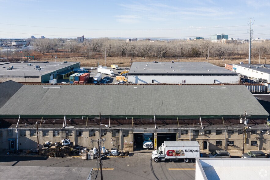 More Photos Of 4001-4017 Dell Ave, North Bergen Warehouse For Lease