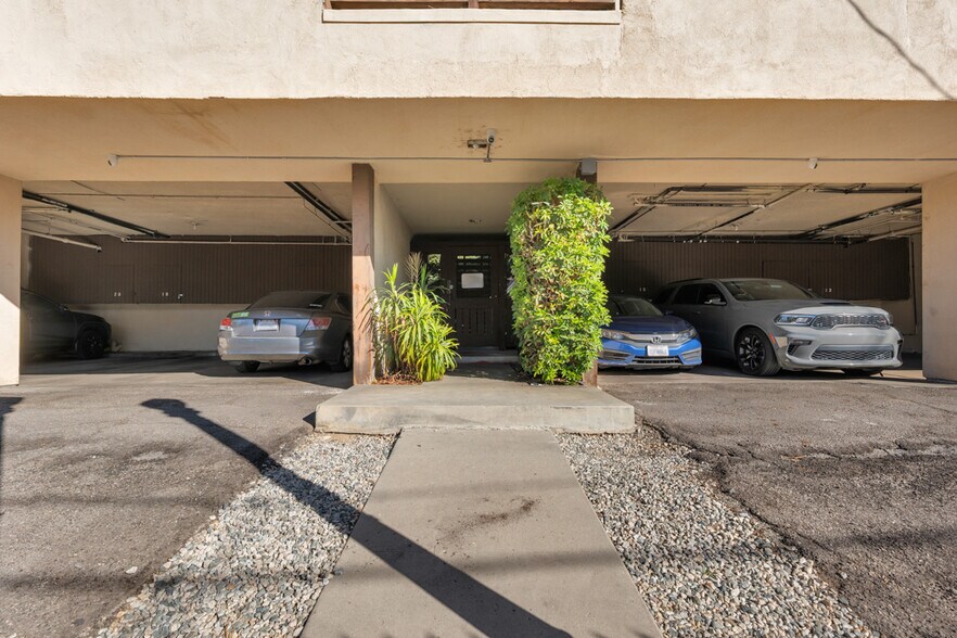 More Photos Of 18350 Napa St, Northridge Apartments For Sale