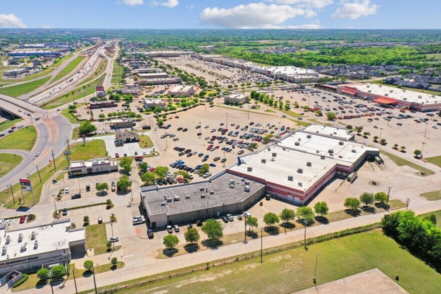 More Photos Of 1800 Teague Dr, Sherman Office For Sale