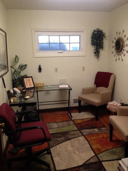 More Photos Of 19 N County Line Rd, Jackson Medical For Lease