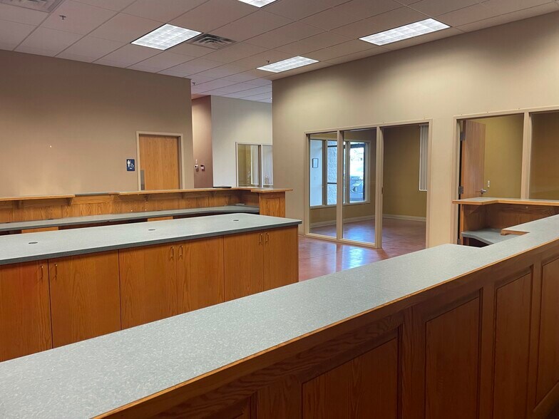 More Photos Of 6805 20th Ave S, Centerville Manufacturing For Lease