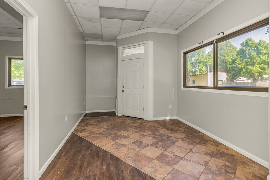 More Photos Of 1321 Payne Ave, Saint Paul Storefront Retail Residential For Sale
