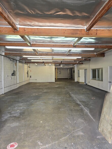 More Photos Of 2413 Amsler St, Torrance Industrial For Lease