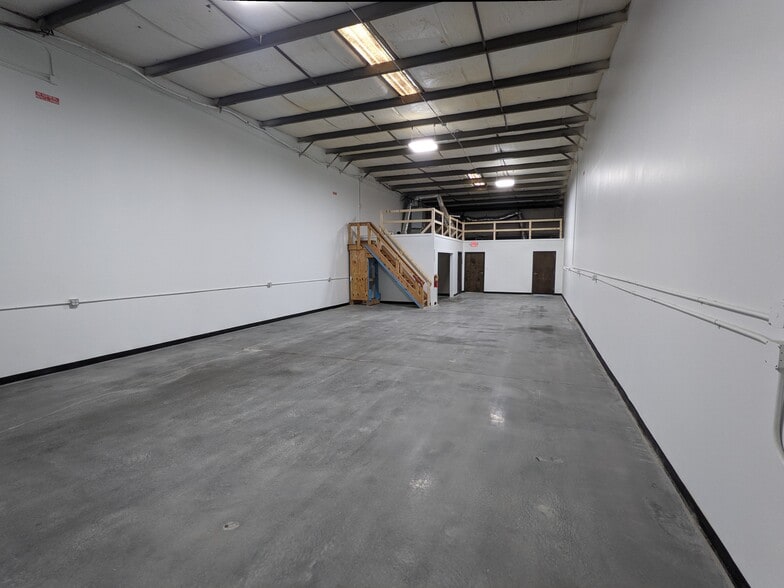 More Photos Of 478 Northdale Rd, Lawrenceville Light Distribution For Lease
