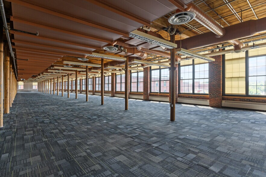 More Photos Of 140 Mill St, Lewiston Office Residential For Sale