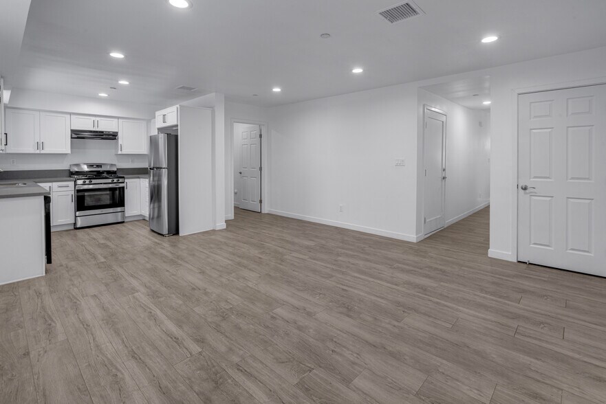 More Photos Of 2042 E El Segundo Blvd, Compton Apartments For Sale