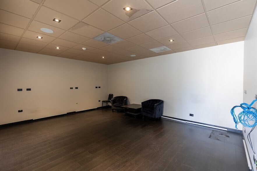 More Photos Of 8905 W Cermak Rd, Riverside Storefront Retail Office For Sale