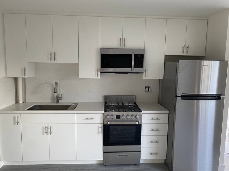 More Photos Of 405 W Broadway, Glendale Apartments For Sale