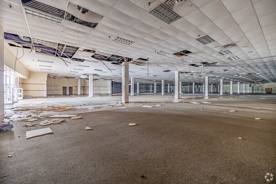 More Photos Of 5116-5120 Salem Ave, Trotwood General Retail For Sale