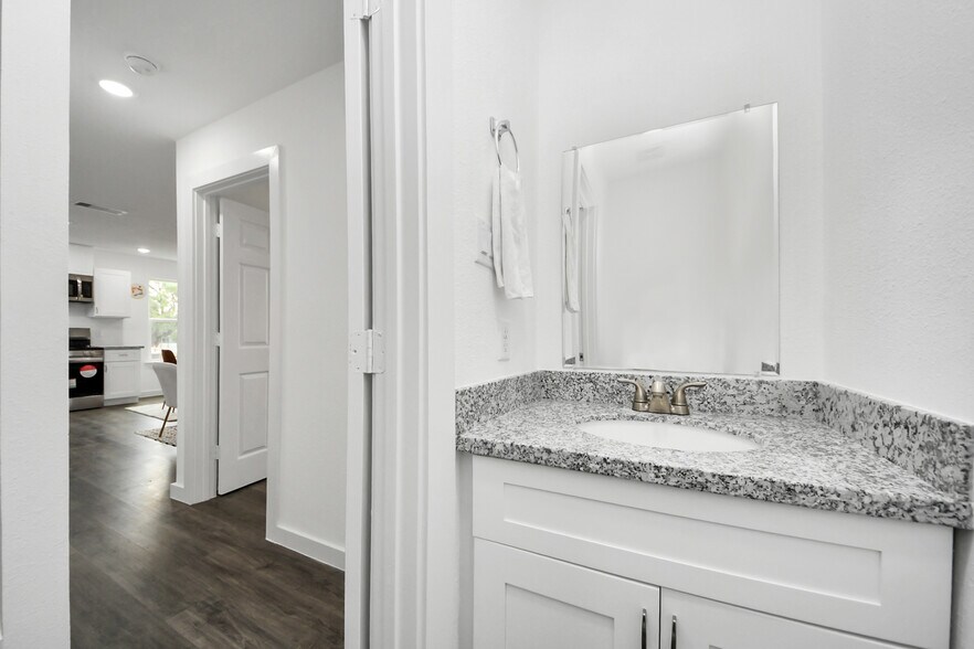 More Photos Of , Houston Multifamily For Sale