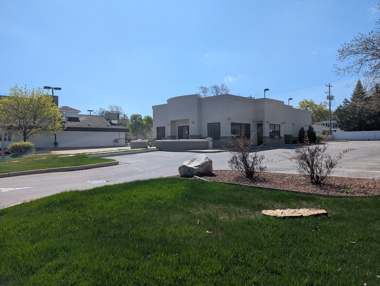 More Photos Of 816 E Front St, Traverse City Fast Food For Lease