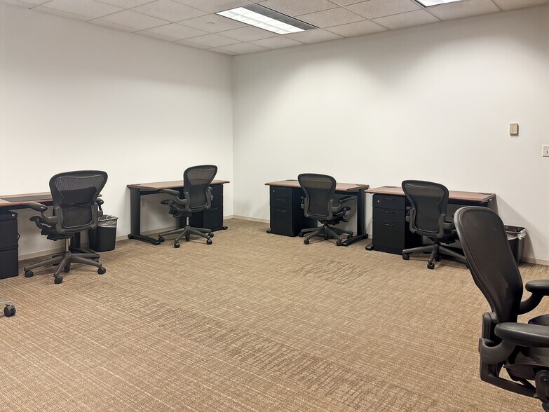More Photos Of 3900 Westerre Pky, Richmond Coworking Space