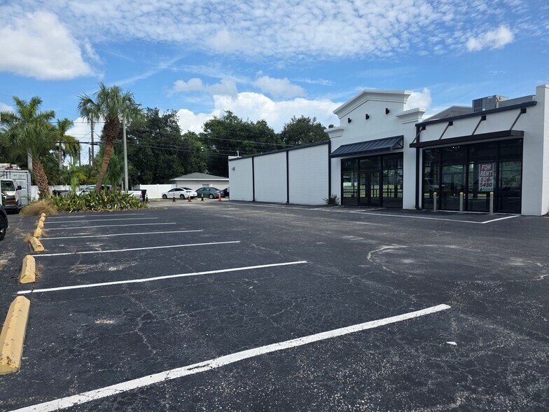More Photos Of 2401 Dr Martin Luther King Jr St N, Saint Petersburg Freestanding For Lease