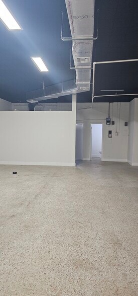 More Photos Of 1411 N Dixie Hwy, Lake Worth Freestanding For Lease