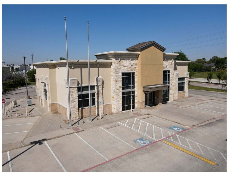 More Photos Of 19311 W Lake Houston Pky, Humble Bank For Lease