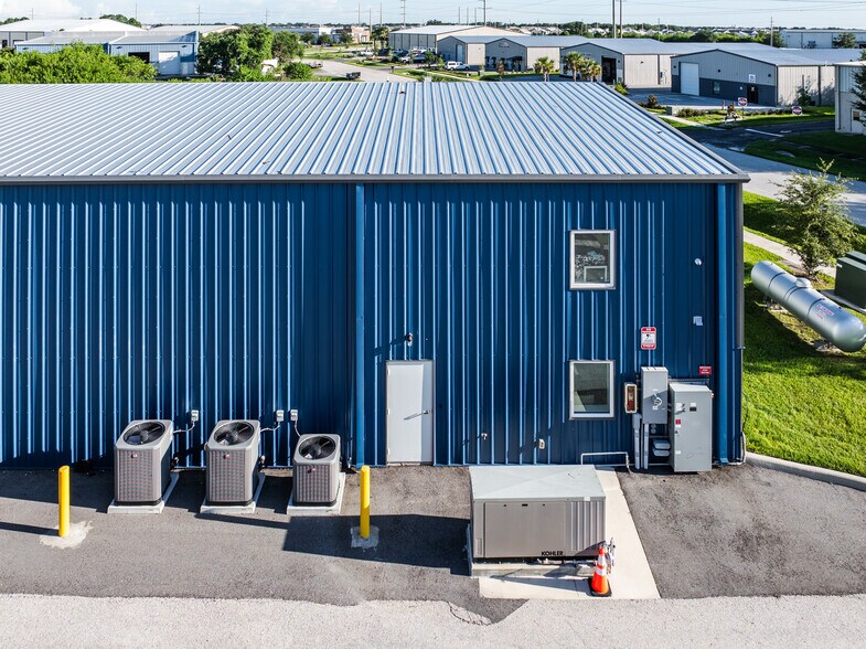 More Photos Of 8280 Consumer Ct, Sarasota Light Manufacturing For Sale