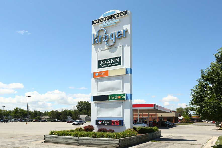 More Photos Of 2906-2992 Center Ave, Essexville Unknown For Sale