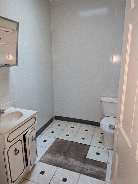 More Photos Of 7620-24 Ogontz ave, Philadelphia Office For Sale