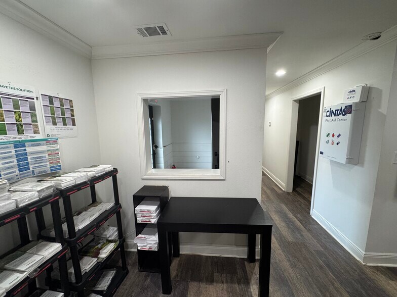 More Photos Of 12483 Dedeaux Rd, Gulfport Office For Sale