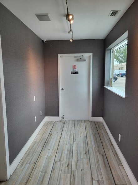 More Photos Of 8238-8270 NW South River Dr, Miami Industrial For Lease