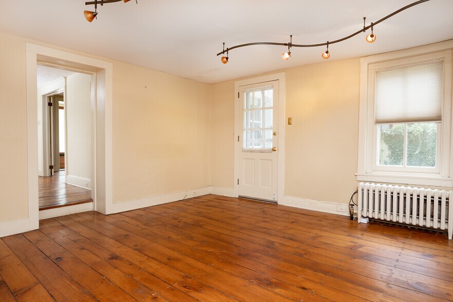 More Photos Of 69 E Oakland Ave, Doylestown Office For Sale