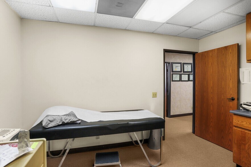 More Photos Of 999 N Tustin Ave, Santa Ana Medical For Sale