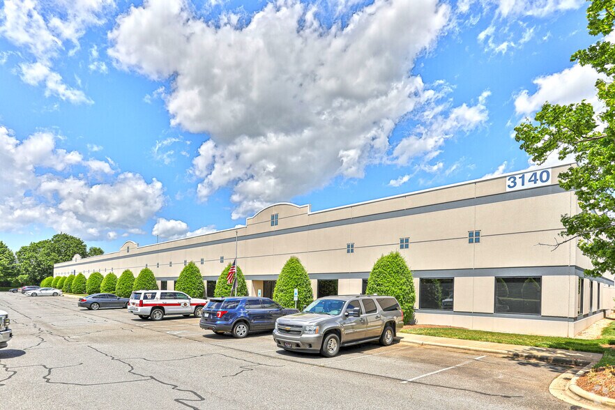 More Photos Of 3140 Yorkmont Rd, Charlotte Warehouse For Lease