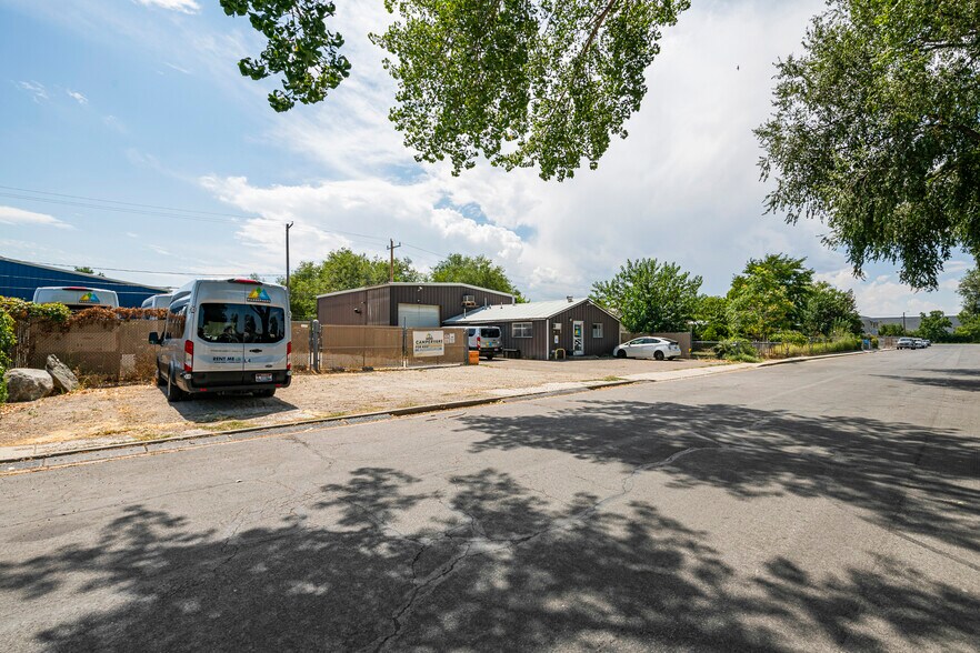 More Photos Of 971 Margaret Ave, Salt Lake City Service For Sale