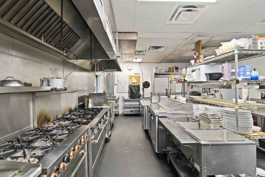 More Photos Of 362 W Dearborn St, Englewood Storefront For Sale