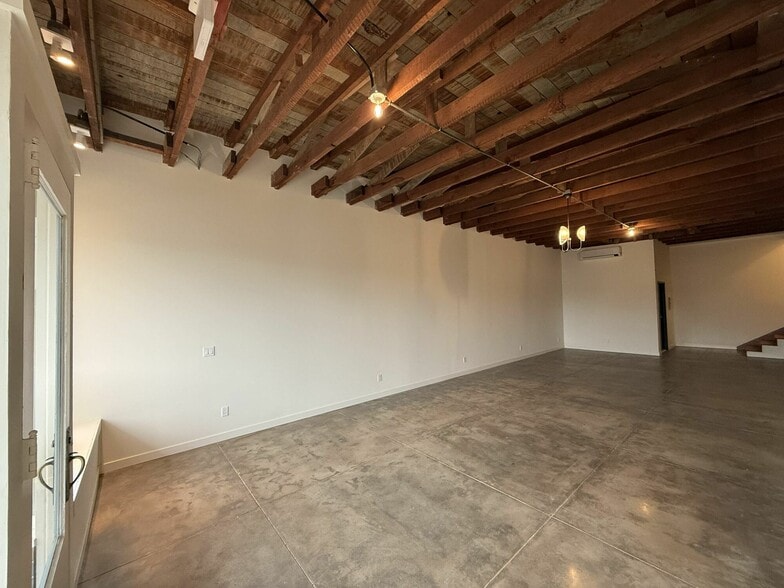 More Photos Of 1725-1731 E Main St, Ventura Freestanding For Lease