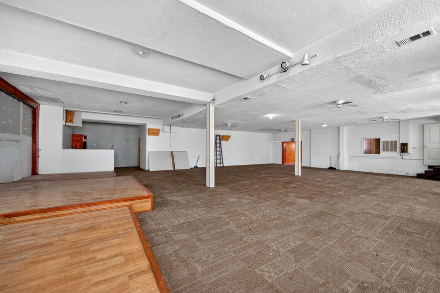 More Photos Of 7828 S Claremont Ave, Chicago Warehouse For Sale