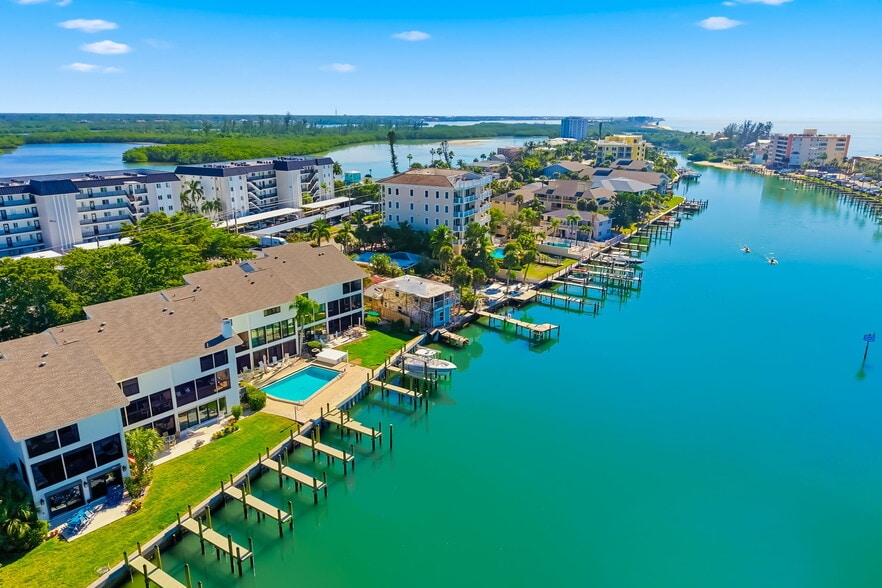 More Photos Of 9022 Midnight Pass Rd, Sarasota Apartments For Sale