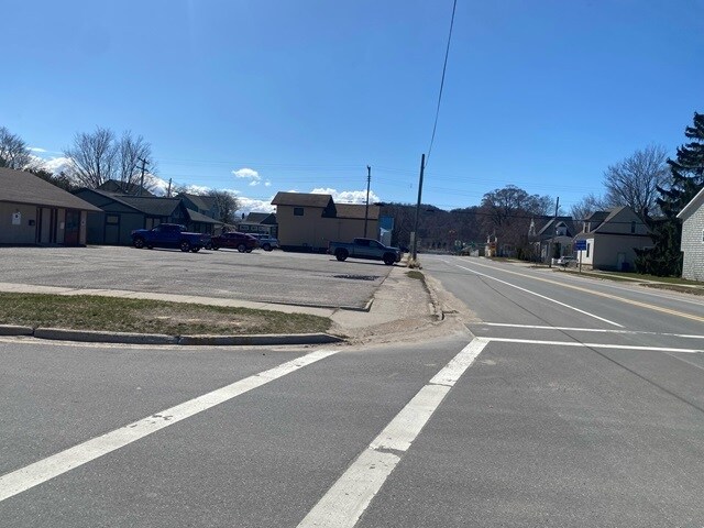 More Photos Of 228 Seventh St, Frankfort Office For Lease