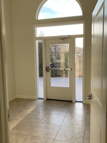 More Photos Of 1350 Foothill Blvd, La Verne Medical For Lease