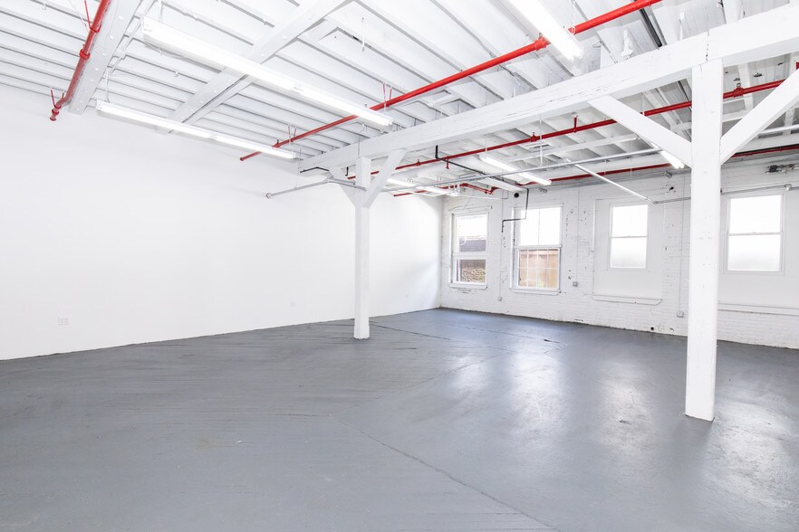More Photos Of 540 39th St, Union City Warehouse For Lease