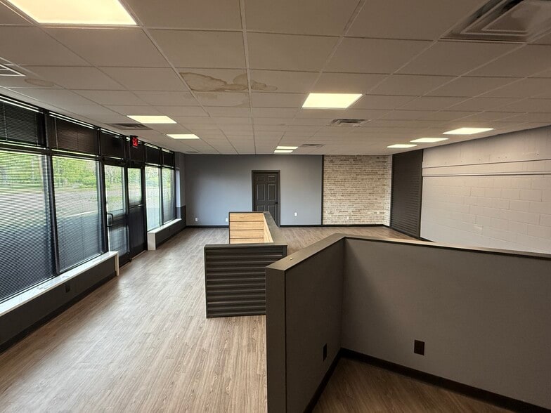 More Photos Of 601 N Verity Pky, Middletown General Retail For Sale