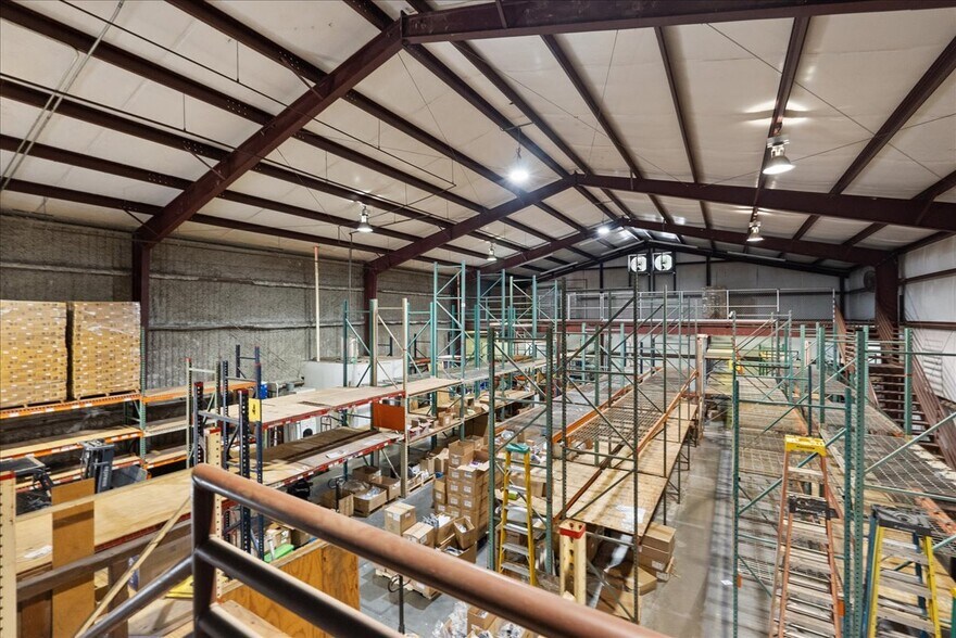 More Photos Of 3700 Reveille St, Houston Freestanding For Lease